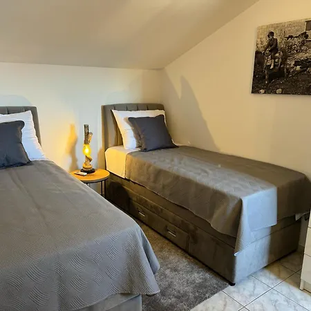 Kadena - Luxury Seaside With Private Heated Pool Villa Selca (Brac)