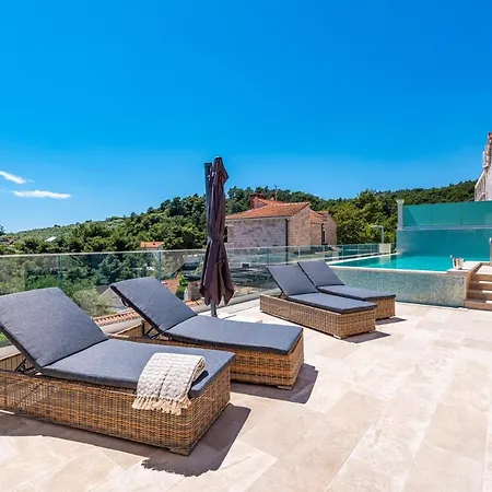 Villa Kadena - Luxury Seaside With Private Heated Pool Selca (Brac)