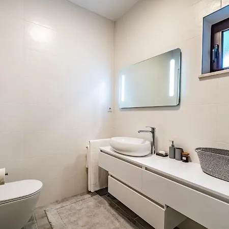 Kadena - Luxury Seaside With Private Heated Pool Villa Selca (Brac)
