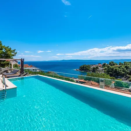 Kadena - Luxury Seaside With Private Heated Pool