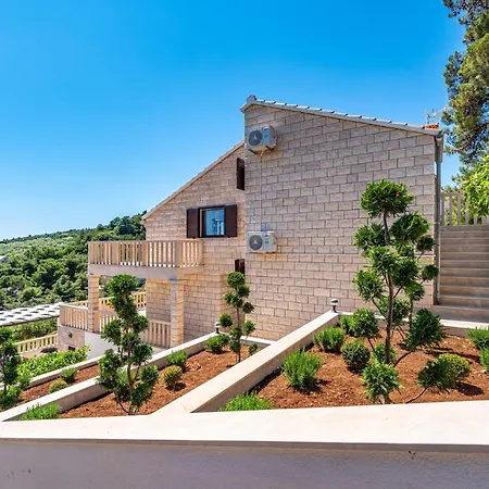 Villa Kadena - Luxury Seaside With Private Heated Pool *