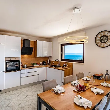 Kadena - Luxury Seaside With Private Heated Pool Villa