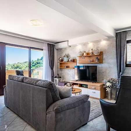 Kadena - Luxury Seaside With Private Heated Pool Villa *