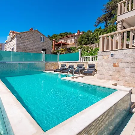 Kadena - Luxury Seaside With Private Heated Pool Villa Selca (Brac)