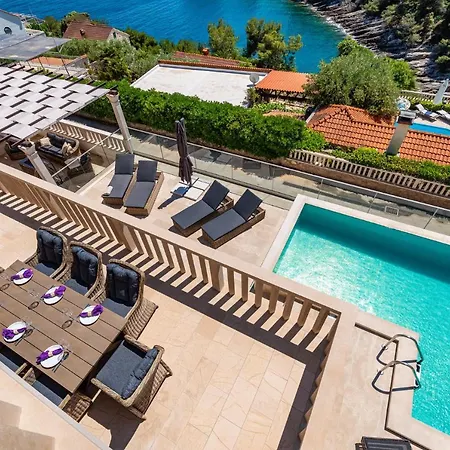 Kadena - Luxury Seaside With Private Heated Pool Villa