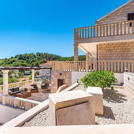 Kadena - Luxury Seaside With Private Heated Pool *