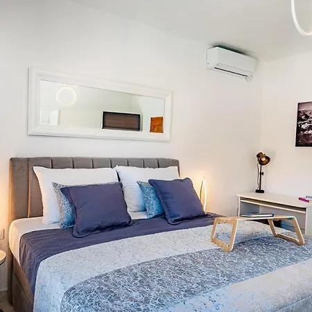 Kadena - Luxury Seaside With Private Heated Pool Selca (Brac)