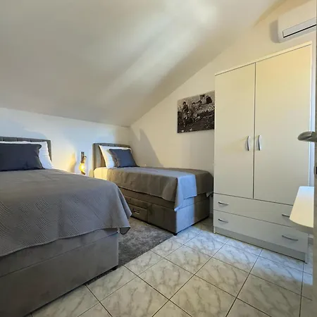 Kadena - Luxury Seaside With Private Heated Pool Villa *